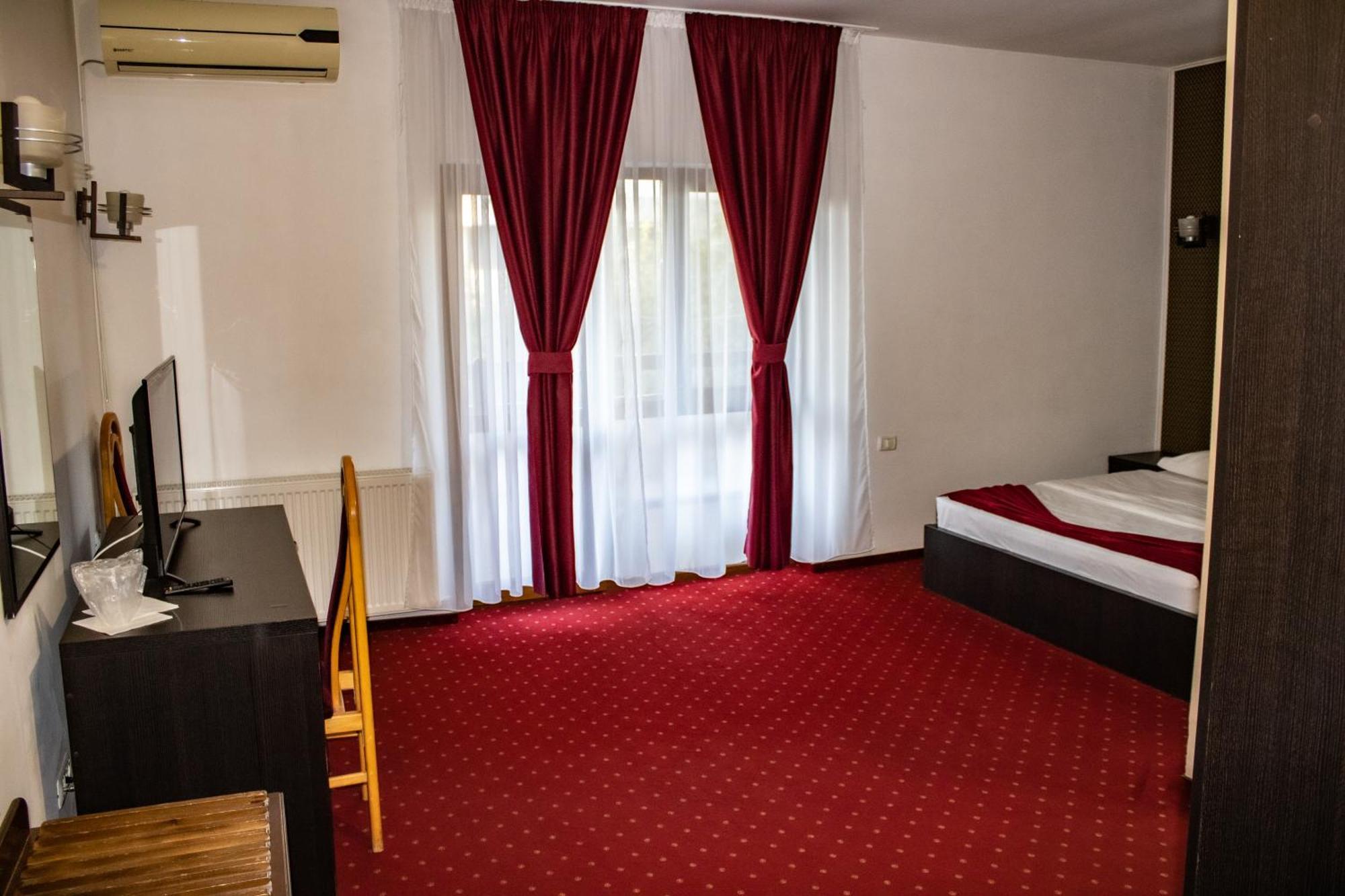 Hotel Rebis Brăila Buitenkant foto
