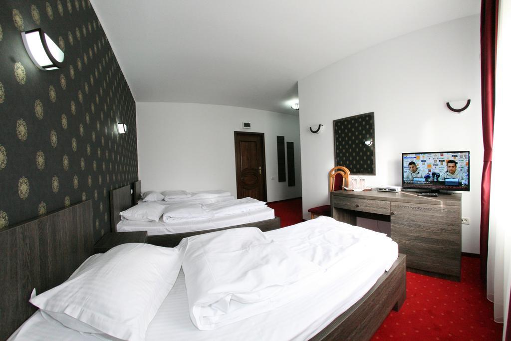 Hotel Rebis Brăila Kamer foto