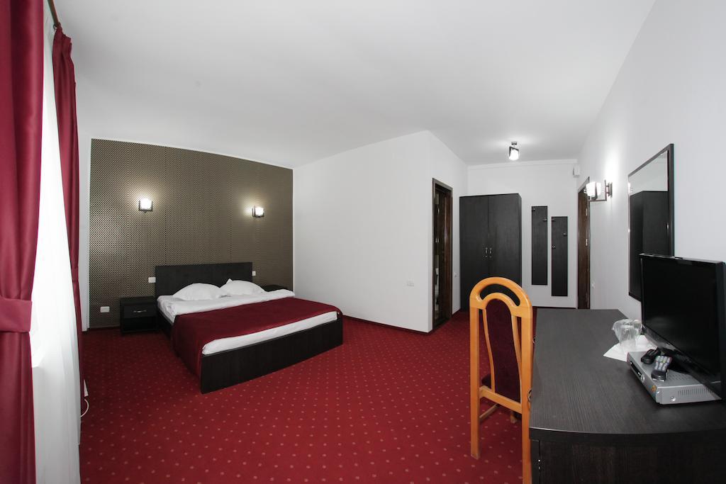 Hotel Rebis Brăila Kamer foto
