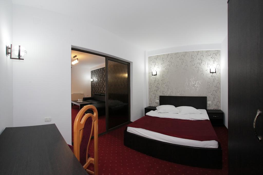 Hotel Rebis Brăila Kamer foto